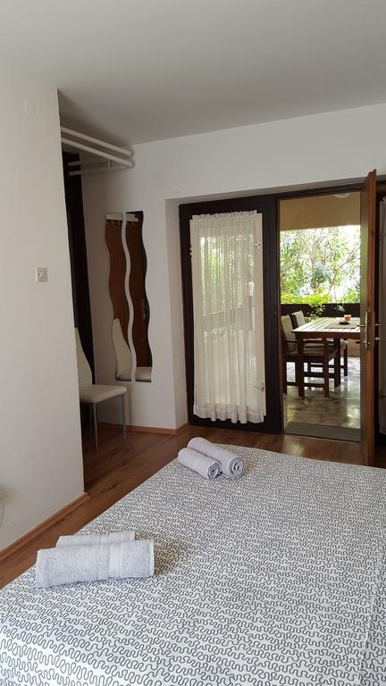 Guest House Jole Rovigno Esterno foto
