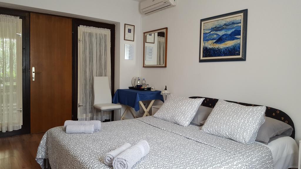Guest House Jole Rovigno Esterno foto